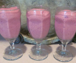 berry-coconut-milkshake