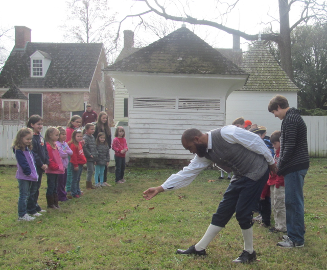 Colonial Williamsburg is an ideal place to take the family for an educational vacation. These photos show just a taste of Colonial Williamsburg. https://www.intoxicatedonlife.com/2012/11/23/colonial-williamsburg-photo-blog/