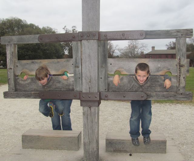 Colonial Williamsburg is an ideal place to take the family for an educational vacation. These photos show just a taste of Colonial Williamsburg. https://www.intoxicatedonlife.com/2012/11/23/colonial-williamsburg-photo-blog/